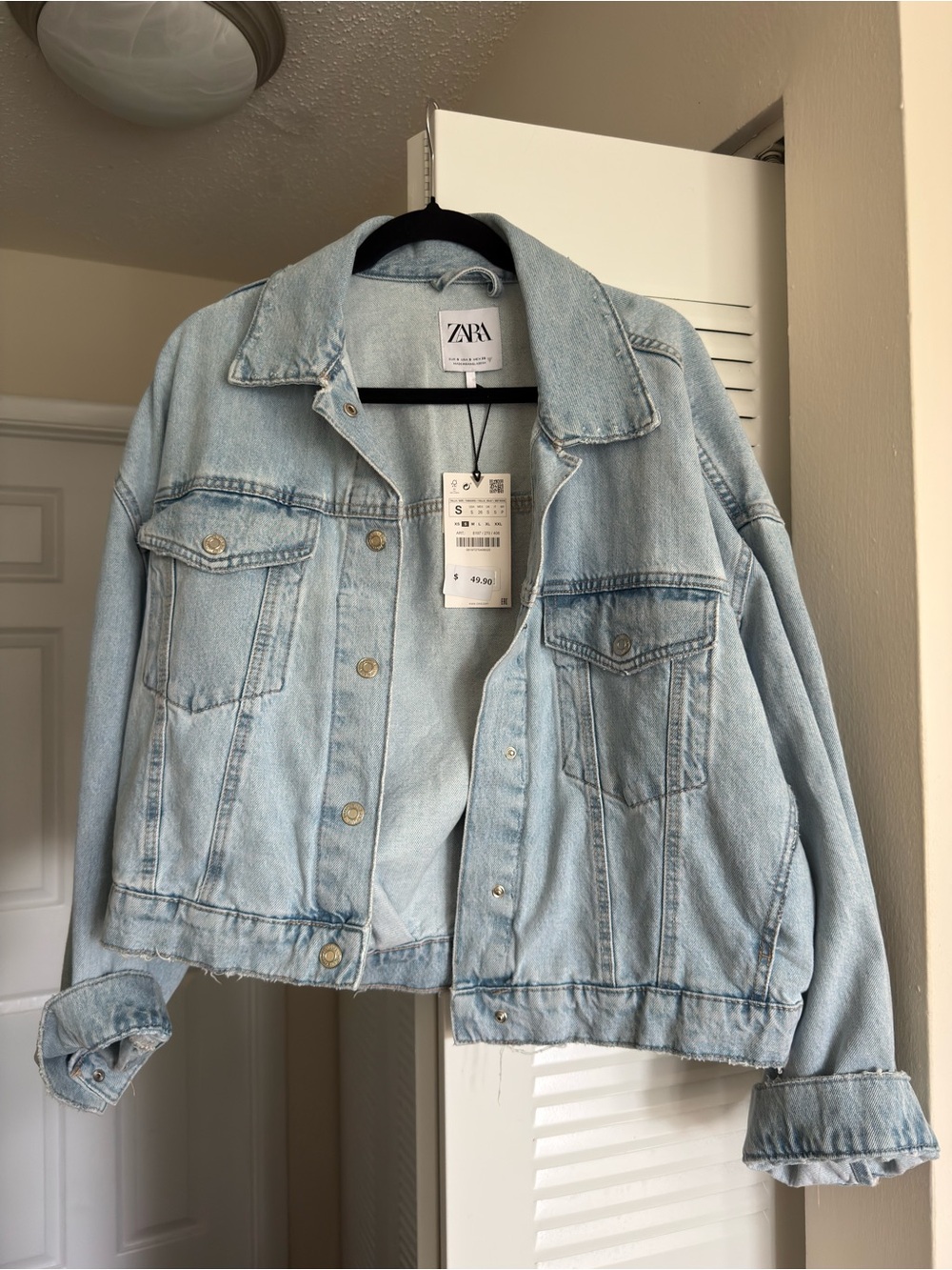 Zara Light Wash Denim Trucker Jacket